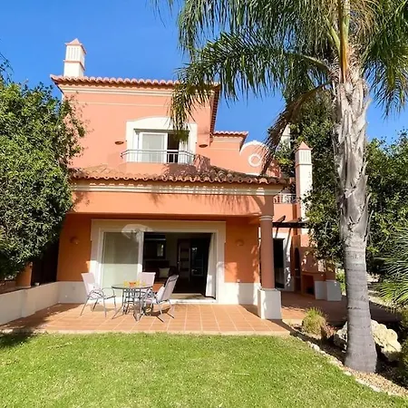 Carvoeiro Golf Villa Estombar