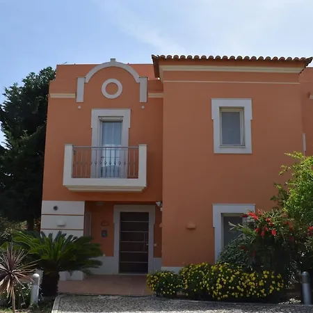 Carvoeiro Golf Villa Estombar